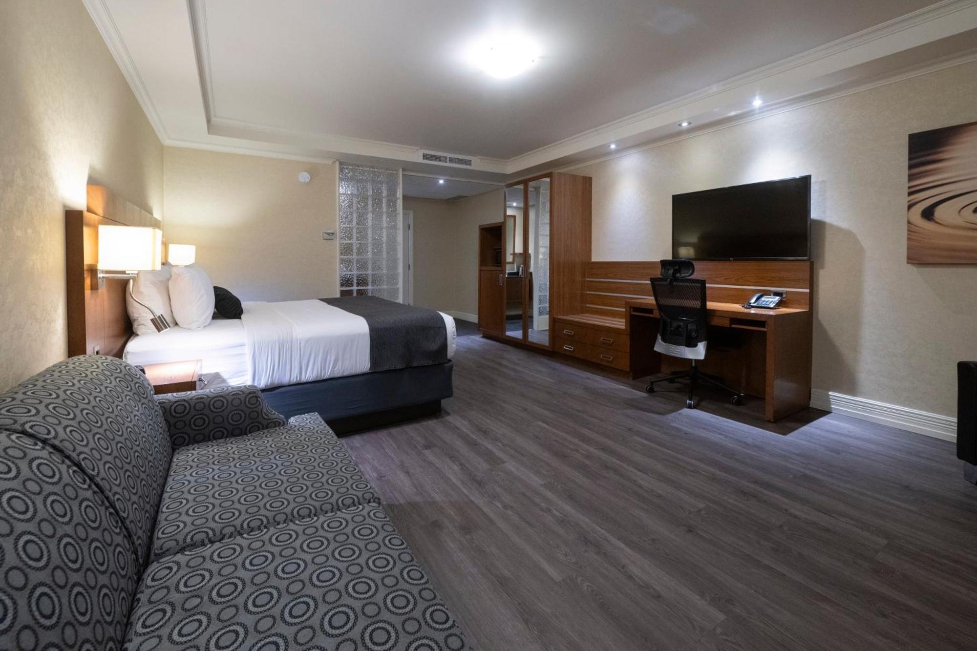 Hotel & Suites Le Dauphin ดรัมมอนวิลล์ ภายนอก รูปภาพ